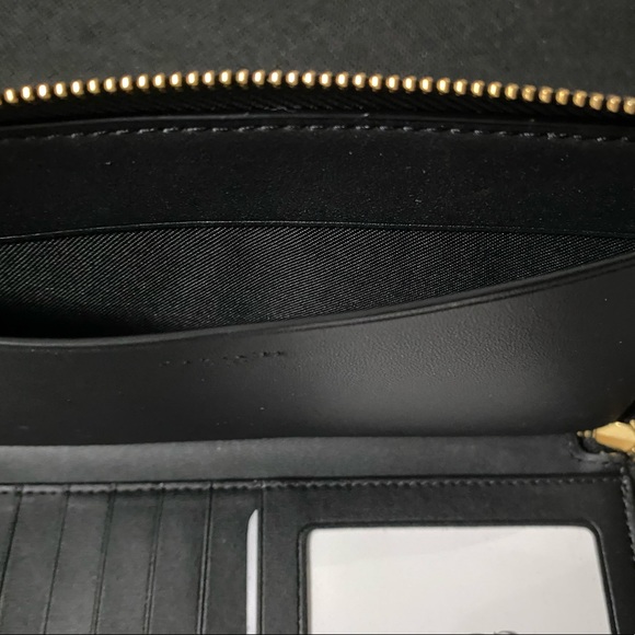 Coach signature canvas apple skyline wallet. - Picture 11 of 14